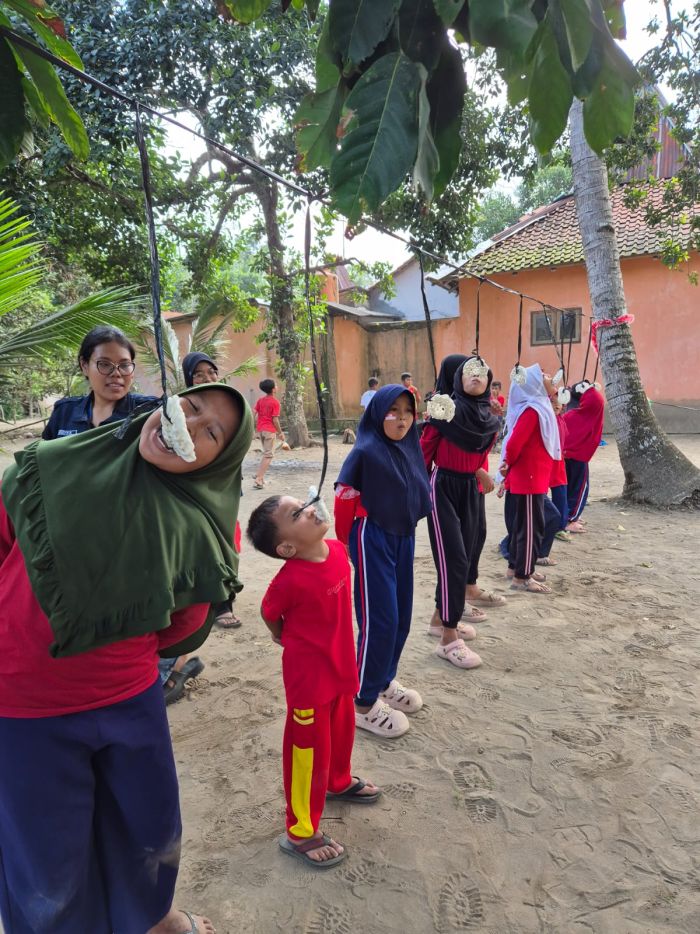 Semarak Kemerdekaan di Desa Surorejan: Tim KKN Unsoed Ajak Anak-Anak Rayakan Hari Merdeka dengan Penuh Keceriaan  01